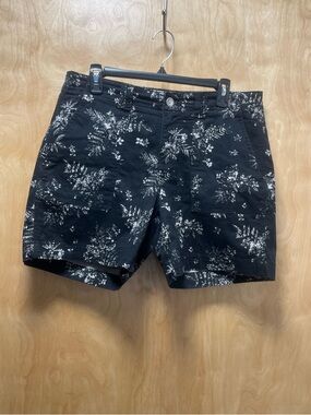 Lee Straight Fit Black Floral Print Casual Shorts